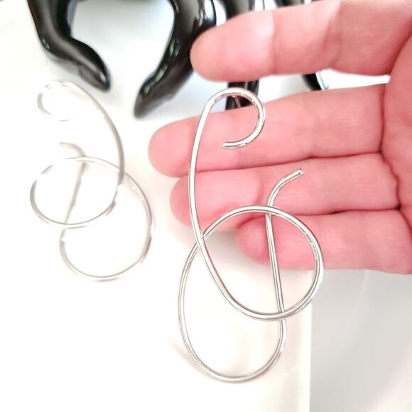 New! Zara Extravagant Geo Earrings - Picture 5 of 16